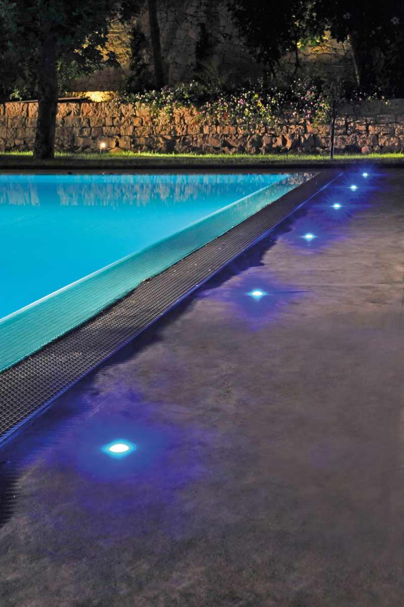 iluminación para piscinas