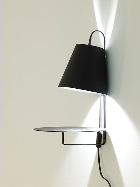 lámpara y mesa integradas
