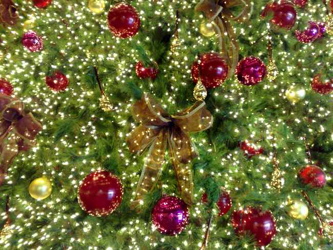 tips-decoracion-navidad-lazos-decorar-arbol-navidad-4