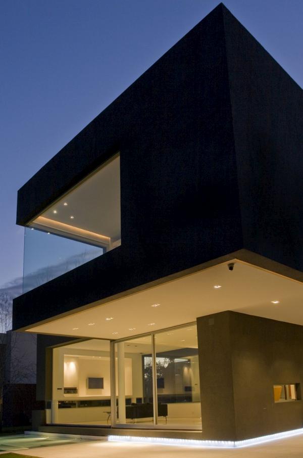 Casa Negra por Andrés Remy Arquitectos