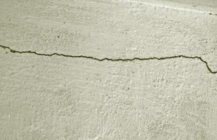 Cómo reparar las grietas de las paredes