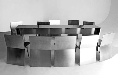 monolith-mesa-y-sillas-para-ahorrar-espacio-6