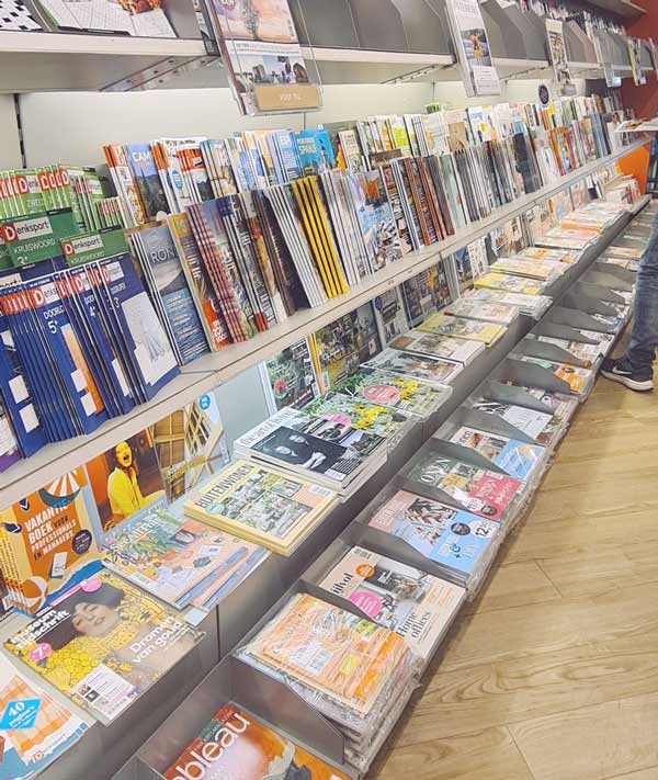 tienda de revistas en Schipol